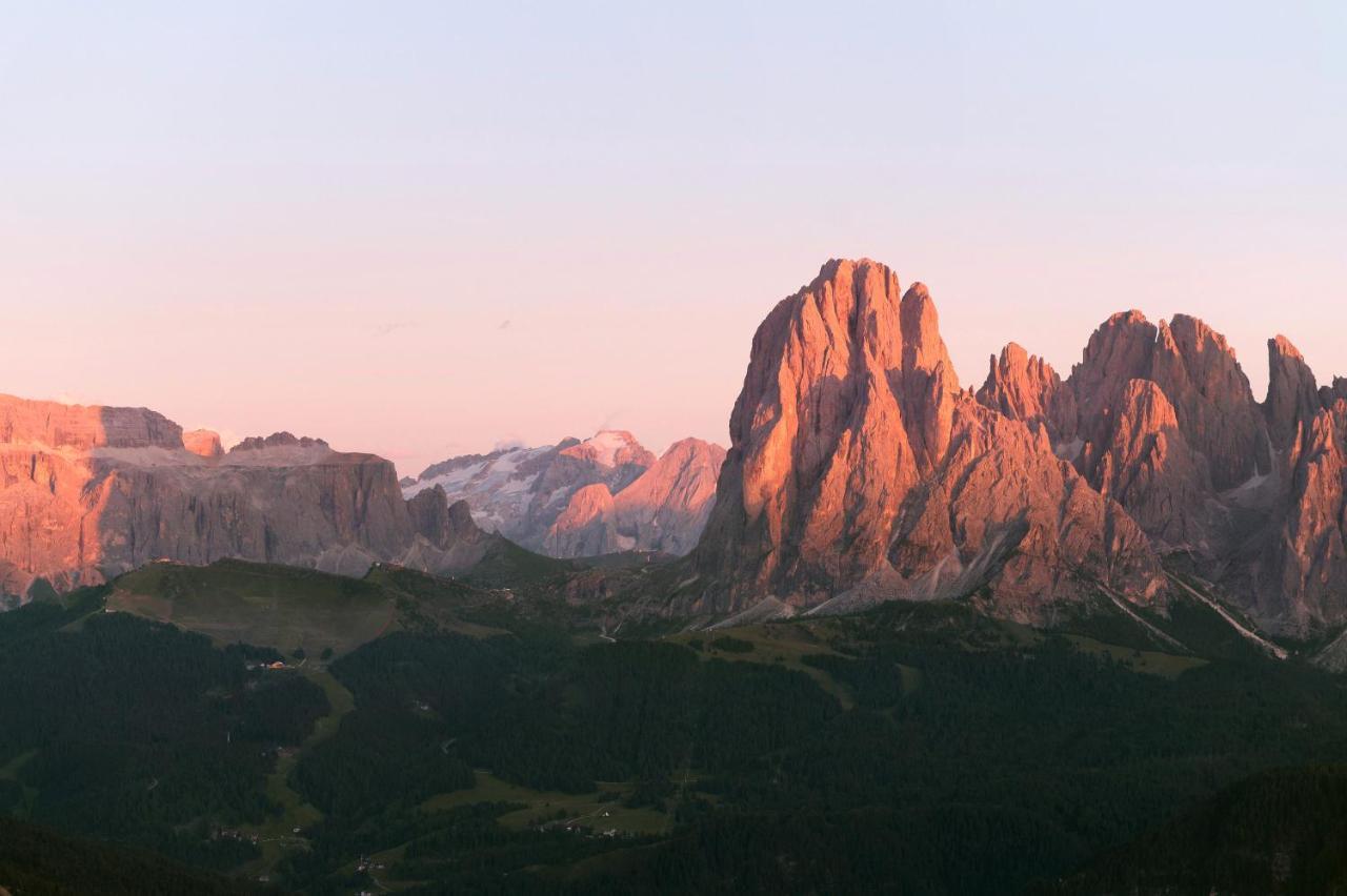 Villa Solinda App Rossini Selva di Val Gardena Exterior photo
