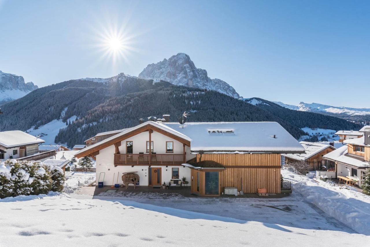 Villa Solinda App Rossini Selva di Val Gardena Exterior photo